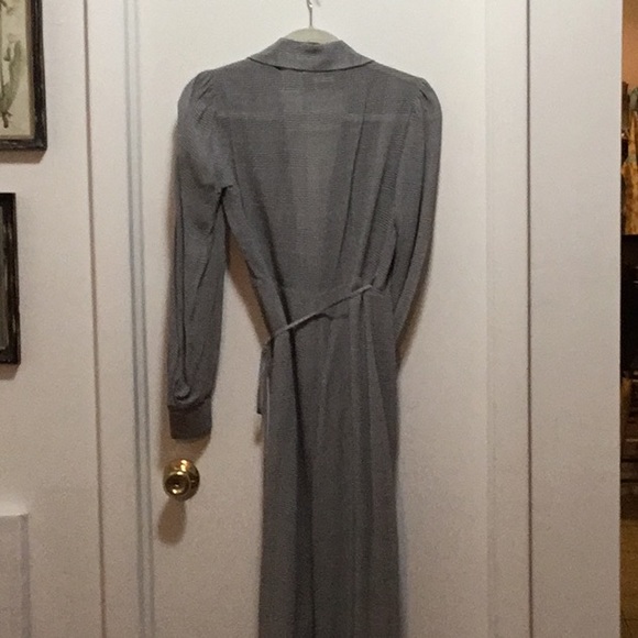 Reformation wrap dress size 0 - Picture 4 of 4
